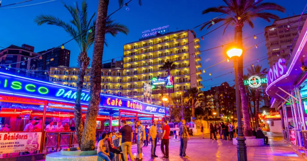 GO 2 COSTA BLANCA Benidorm – Nem csak nyaralás, hanem életstílus és befektetés 2026-ban Benidorm szabadidő