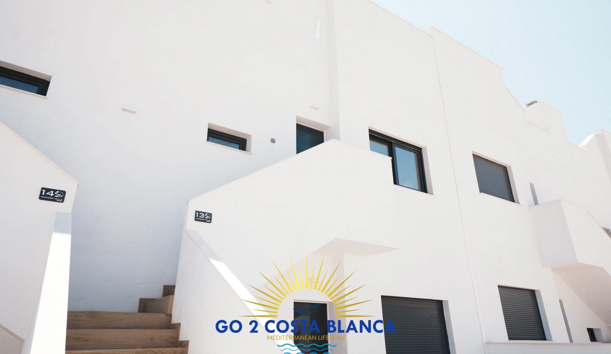 bungalow planta alta con piscina privada (49)