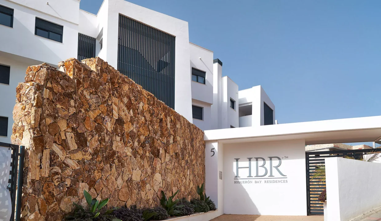 cob944093-69a554044ac32