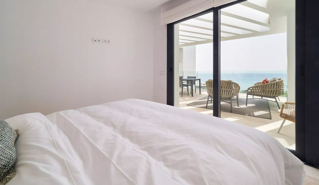 cob944102-69a5540837643